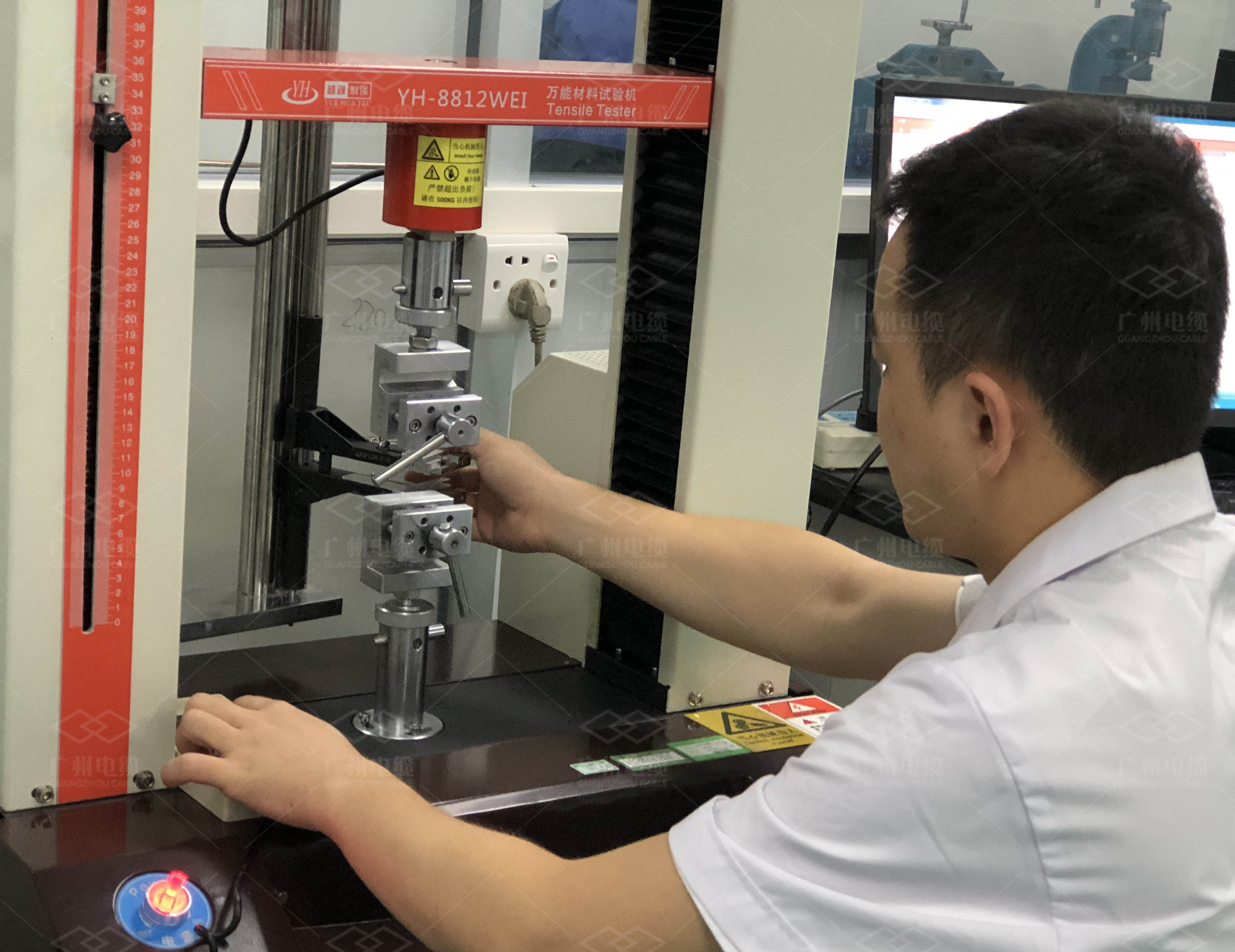 广州电缆接受广东省市场质量信用AAA级用户满意企业和品牌荣誉奖牌 广州电缆接受广东省市场质量信用AAA级用户满意企业和品牌荣誉奖牌