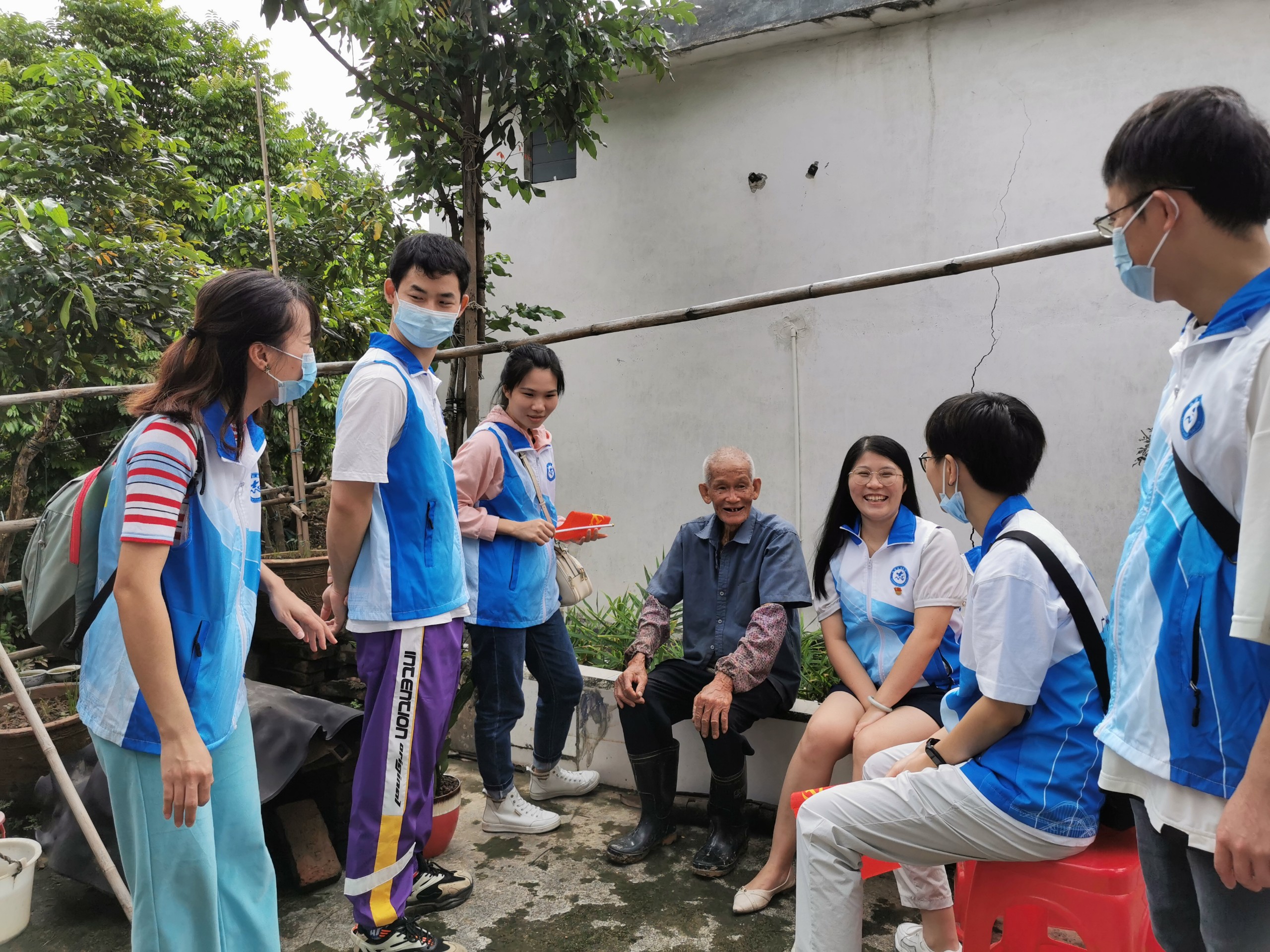 广州电缆公司团委开展“青年学史办实事 重阳敬老暖人心 --我们的节日·重阳”敬老活动